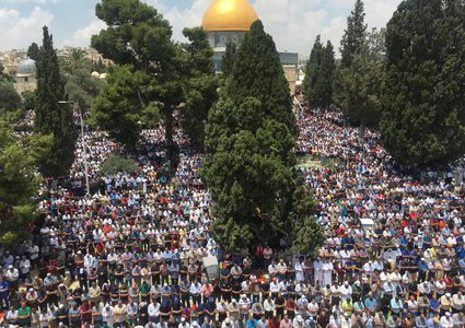 الاشتياق للقدس والأقصى.. توثقه صور وعدسات المصلين