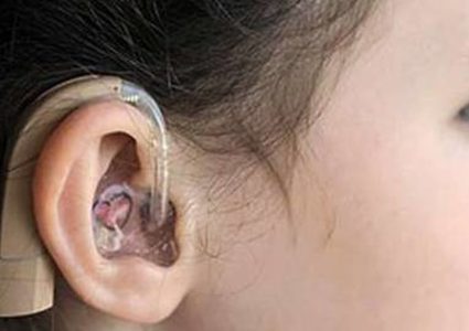 هكذا تحافظ المرأة على حاسة السمع في سن متقدمة