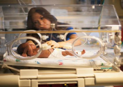 العلماء يفسرون ولادة أطفال يعانون نقصاً بالوزن