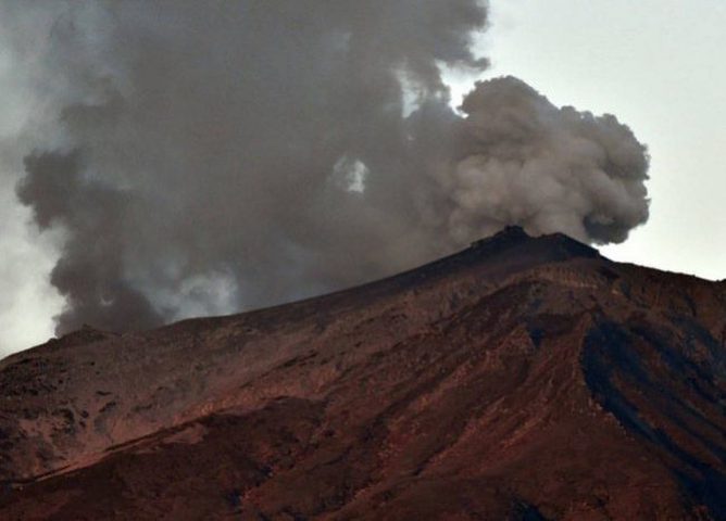 غواتيمالا: حمم بركان "فويغو" تقتل 25 شخصا وتشرد الآلاف