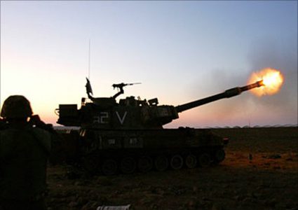 اصابة مواطنين بنيران مدفعية الاحتلال شمال القطاع