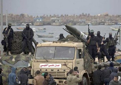 هارتس: حماس تزيد النار لانتزاع تنازلات من حكومة الإحتلال والإطاحة بحكم الحركة لن يحقق بديلاً أفضل