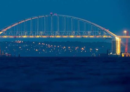 رائد فضاء روسي ينشر صورة فريدة لجسر القرم