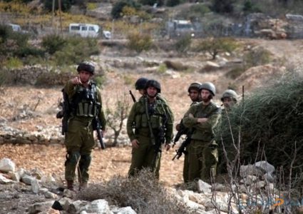 قوات الاحتلال تستولي على أراض جنوب نابلس