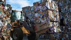 حرصاً على نظافة المدينة... بلدية نابلس تخصص أياماً محددة لجمع النفايات ذات الاحجام الكبيرة