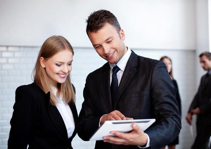 من هي الجهة الأكثر تأثرًا بتوتر العمل ؟