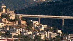 بلدية بيت جالا ترد على احتجاج عائلات ضد "مكرهة صحية"