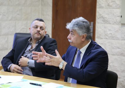 بيت الصحافة ومركز الإعلام في "النجاح" ينظمان لقاءً حواريا مع د. مجدلاني