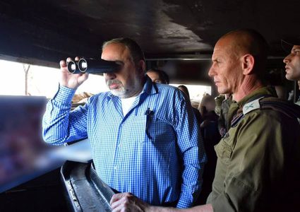 ليبرمان: جنودنا احترفوا قتل المتظاهرين على حدود غزة