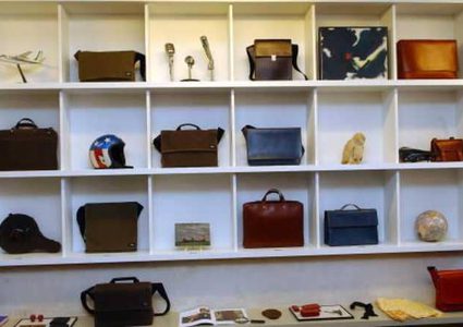 موت مفاجئ لمصممة يرفع أسعار حقائبها لمستوى قياسي