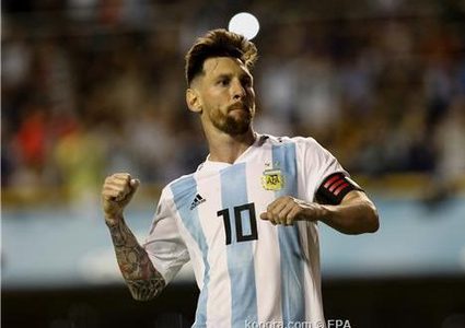 ميسي: الأرجنتين ليست مرشحة للقب المونديال
