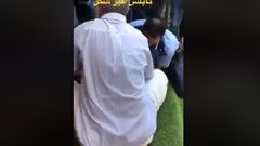 شرطي ينقذ مواطناً من الموت في نابلس (فيديو)