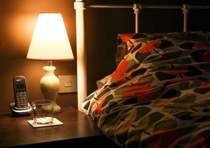 النوم في غرفة مضيئة يعرضك للإصابة بمرض خطير!