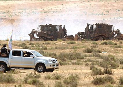 "معاريف": الإحتلال قلق بعد سحب حماس عناصر أمنها من منطقة السياج الفاصل