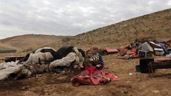 الاحتلال يخطر بهدم منشآت سكنية في النويعمة