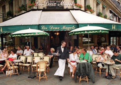 في فرنسا.. حانات ومقاهي باريس على قائمة التراث العالمي