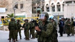 قوات الاحتلال تجري تدريبات عسكرية جنوب نابلس