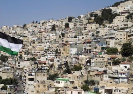 الاحتلال يعترف: حولنا للمستوطنين أراضي يعيش عليها مئات الفلسطينيين