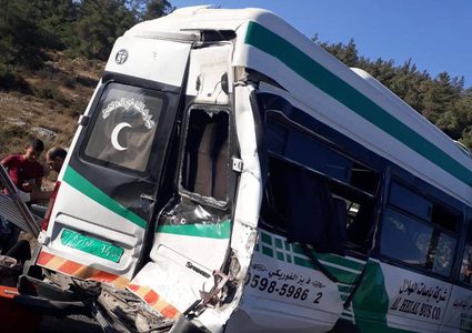 الشرطة تناشد السائقين ضرورة قيادة مركباتهم وفقا للقانون وظروف الطريق