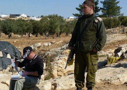 الاحتلال يخطر بوقف البناء في منزل قيد الإنشاء