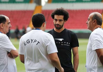 طبيب ليفربول مع الفراعنة.. ومدير المنتخب "لن يضغط على صلاح"