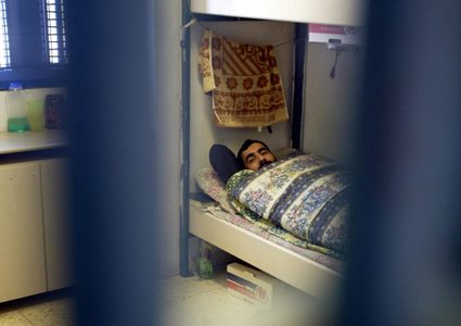 "هيئة الأسرى": جلسة للنظر في الإفراج المبكر عن الأسير المريض رجائي عبد القادر