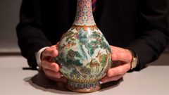 مزهرية صينية بسعر تجاوز 16 مليون يورو في مزاد بباريس