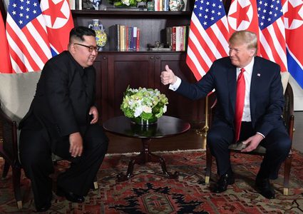 ترامب: القمة مع كيم أنهت الخطر النووي لكوريا الشمالية