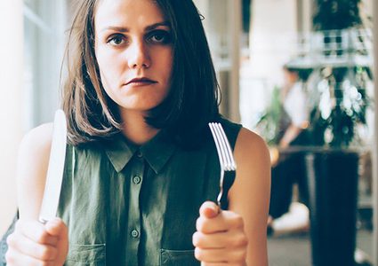 العلاقة بين الجوع والانفعال والعصبية!