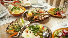 4 نصائح لتجنب الاضطرابات المعوية في أول أيام عيد الفطر