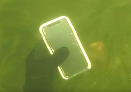 جهاز آيفون يعود للعمل بعد غرقه أسبوعين في المياه!