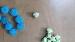 الشرطة تضبط 99 حبة "اكستازي" مخدرة