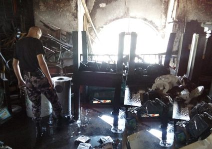 بالصور.. إنقاذ 100 شخص إثر حريق بمطعم في بيت جالا