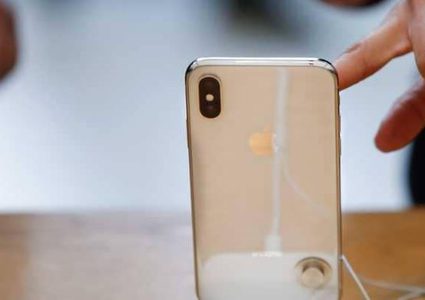 "أبل" تستخلص العبر من تجاربها.. و"آيفون" أرخص على الطريق