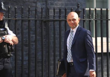 هاتف وزير الداخلية البريطاني في قبضة اللصوص