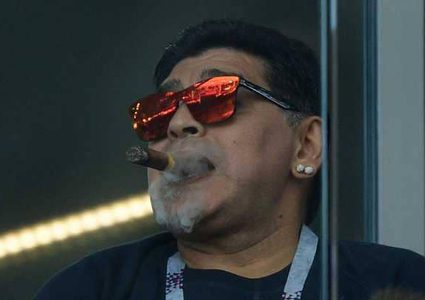 مارادونا يخرق قوانين كأس العالم ثم يعتذر!