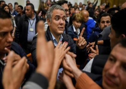 فوز اليميني المتشدد إيفان دوكي بالانتخابات الرئاسية في كولومبيا