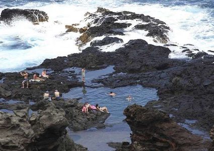 أحجار كريمة تنهمر من سماء هاواي!