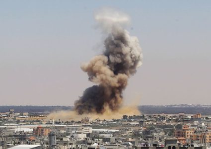 الاحتلال يقصف موقعا للمقاومة جنوب غزة