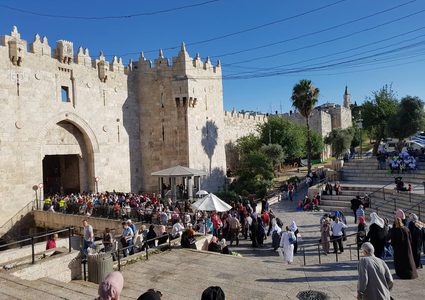 بوابة العمود ... "التاريخ" المحاصر