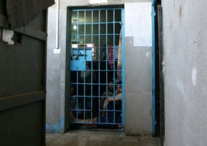 موقوف "جنائي" يشنق نفسه في نظارة مركز شرطة رفح