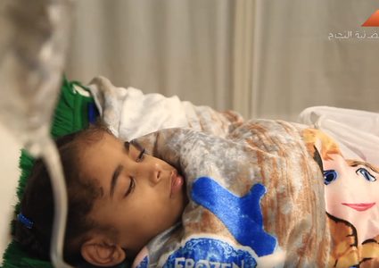 بالفيديو.. معاناة الطفلة ريفال من قطاع غزة في العلاج