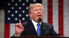 ترامب يتراجع عن فصل أبناء المهاجرين عن أهلهم