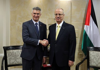 الحمد الله يبحث مع وزير خارجية مالطا آخر التطورات والتعاون المشترك