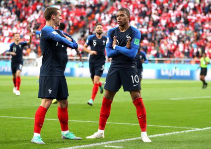 فيديو.. فرنسا تفوز على بيرو وتتأهل لثُمن النهائي