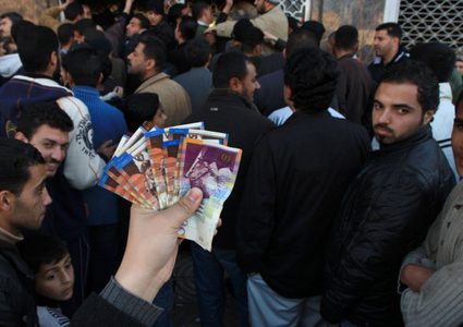 قيادي فتحاوي لـ"النجاح": صرف رواتب موظفي غزة الشهر المقبل بنسبة 70%