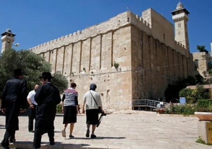 بلدية الخليل تطالب اليونسكو بالتدخل لحماية الحرم الإبراهيمي من اعتداءات الاحتلال