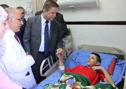 وزير الصحة يوعز بعمل ما يلزم لعلاج الأسير المحرر الطفل التميمي