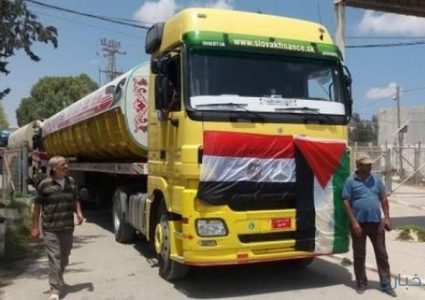 إدخال 10 شاحنات وقود مصري إلى غزة