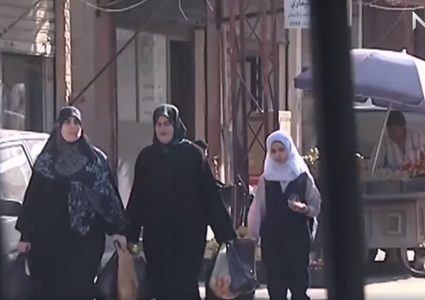 بوابات إلكترونية على مداخل مخيم عين الحلوة تثير استياء سكان المخيم (فيديو)